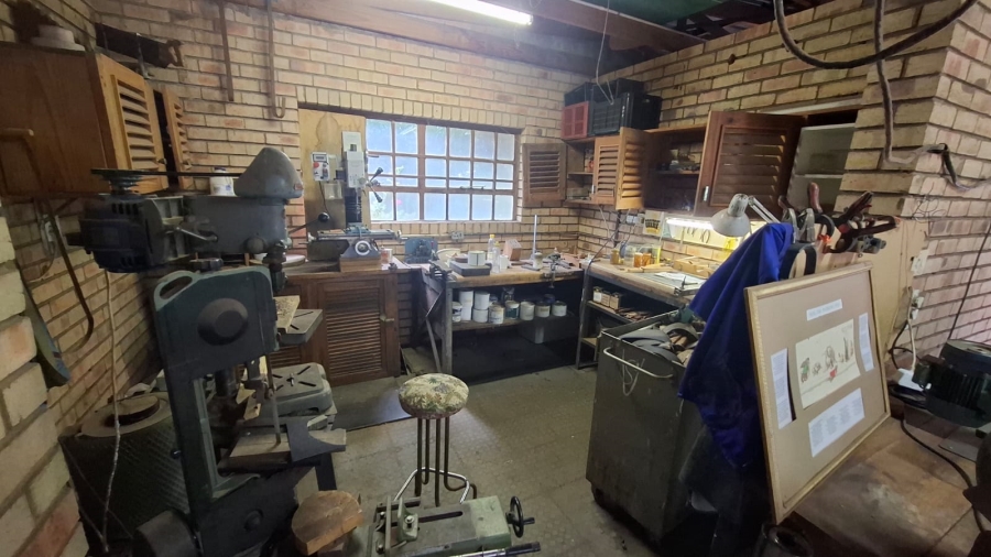 6 Bedroom Property for Sale in Mooivallei Park North West